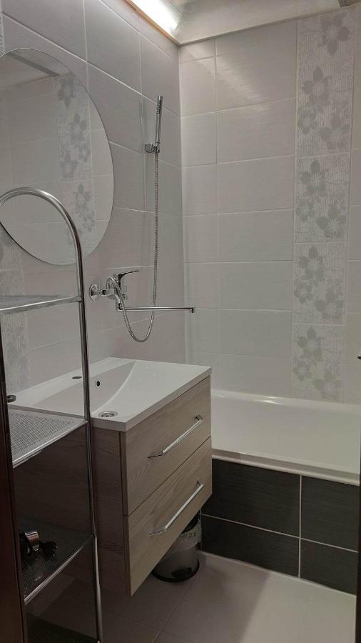 Lovely Apartment Тауплиц Екстериор снимка